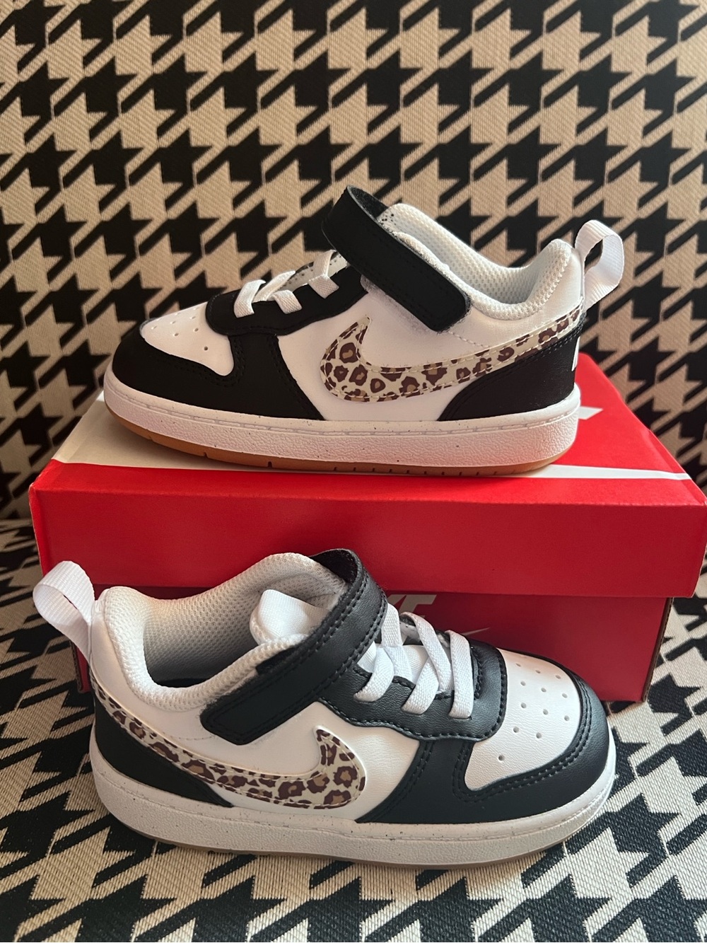 Nike Court Borough Low CH (TD)- Size 8c